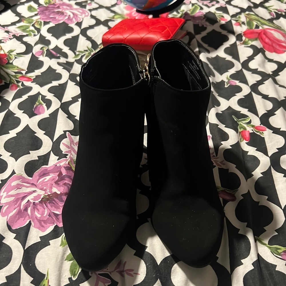 Boots - Picture 4 of 4